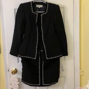Genuine Carolina  Herrera Blazer and skirt Size 4
